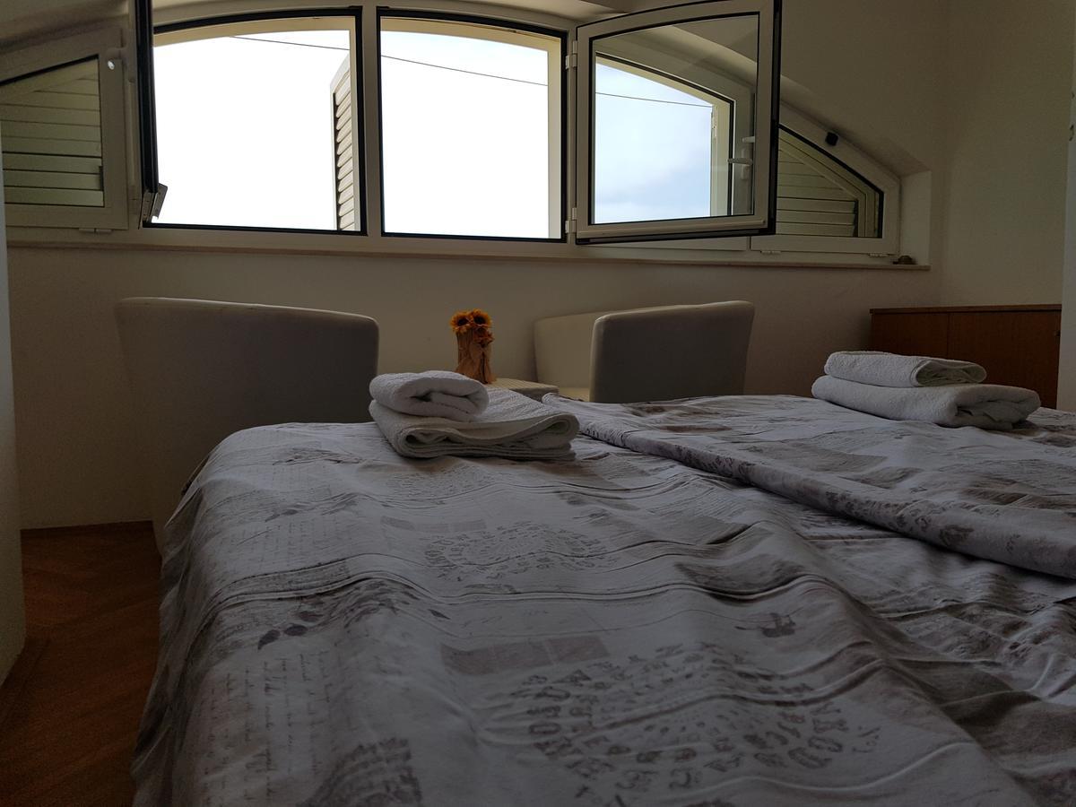 Apartman Dove With Sea View And Free Parking