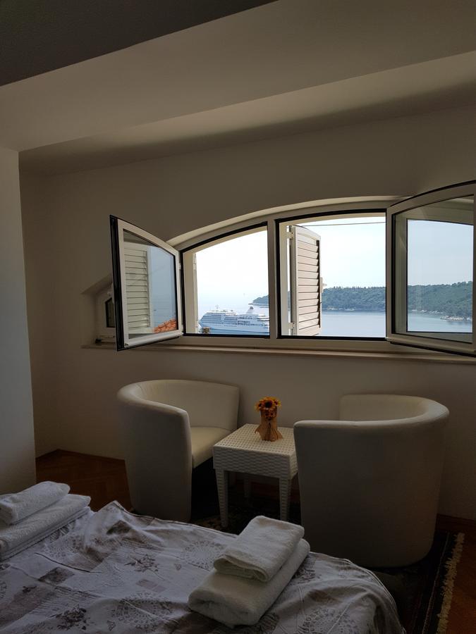 Dove With Sea View And Free Parking